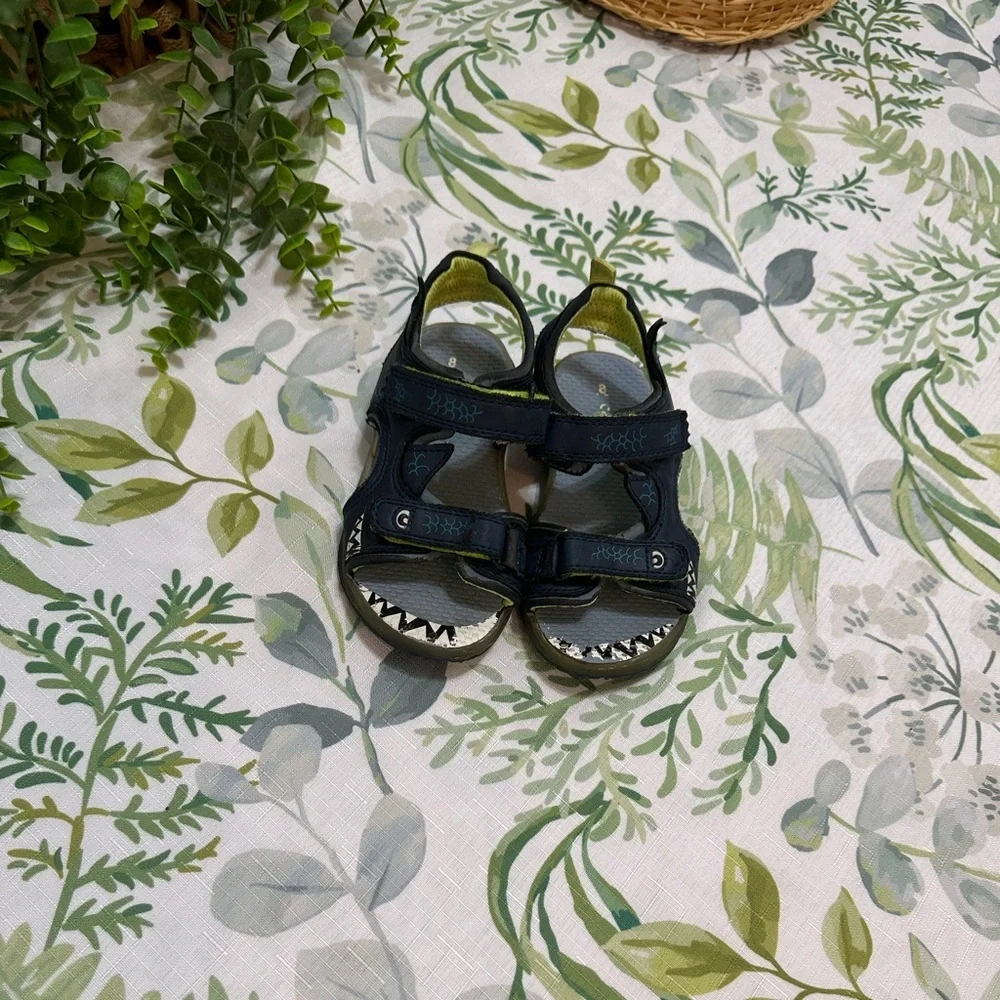 Carter's Toddler Boy Strap Open Toe Shark Theme Sandals Size 8